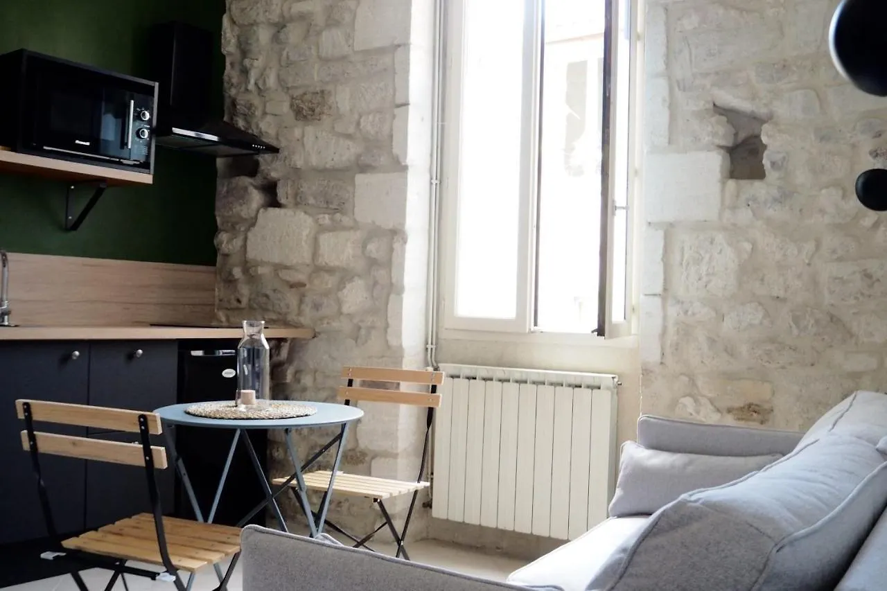 Appartement Quiet Nest With Terrace In The City Center Avignon